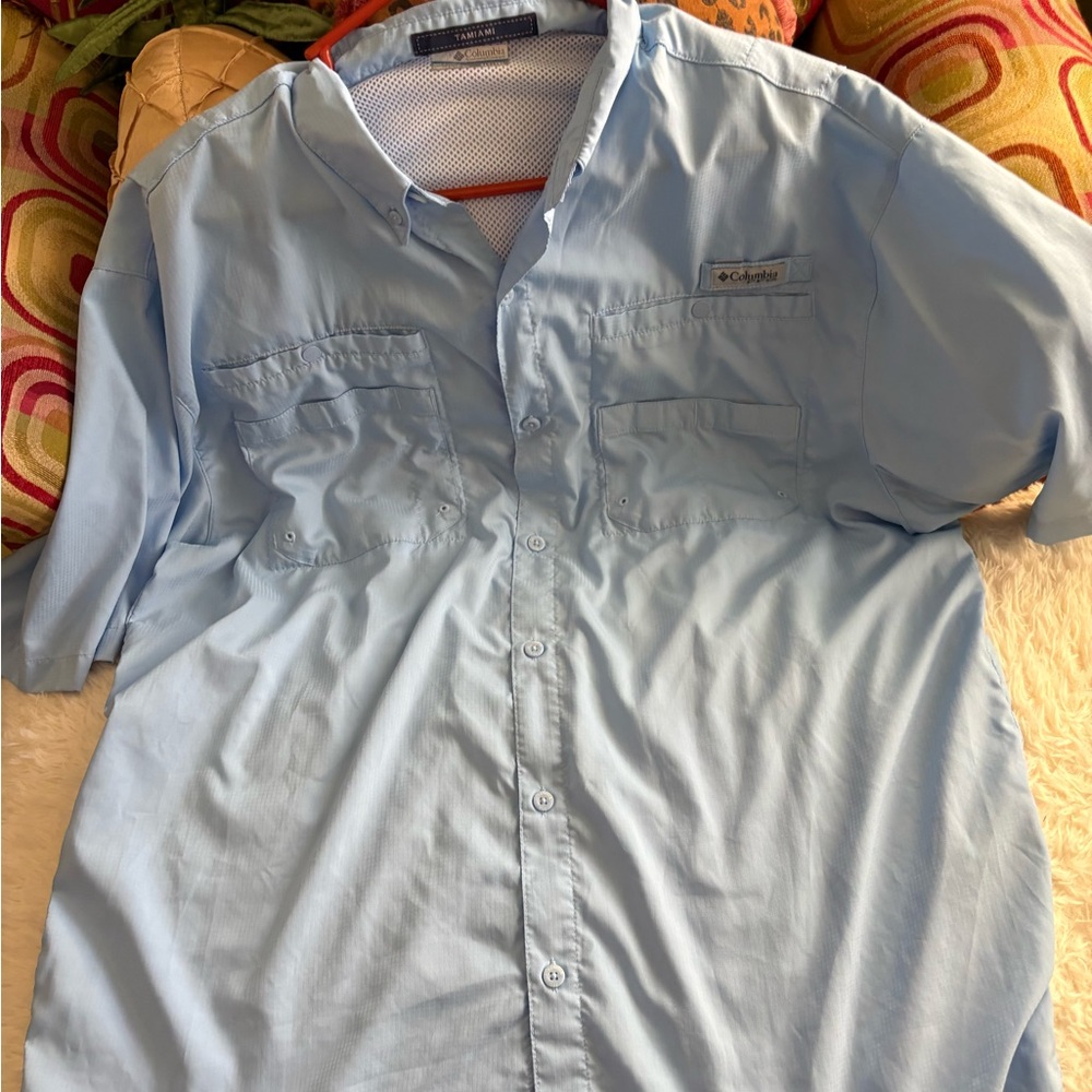 Columbia Light Blue Short-Sleeve Casual Button-Down Shirt